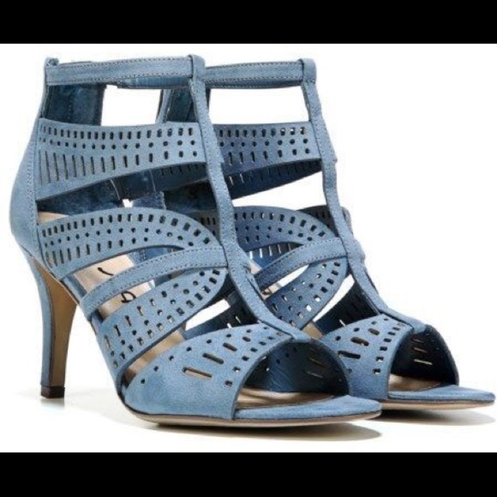 NEW Unisa Light blue suede pump